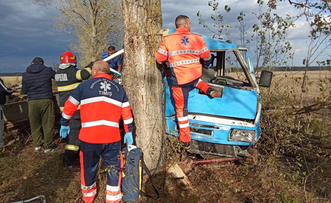 Foto! Accident teribil la Chevereșu Mare. A intervenit elicopterul SMURD