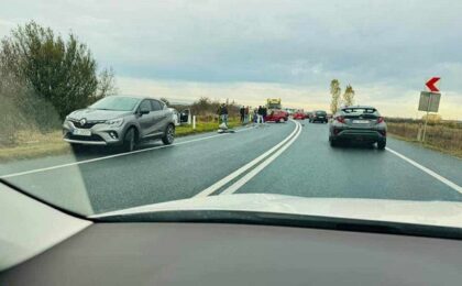 Accident lângă Timișoara. O tânără șoferiță a intrat pe contrasens