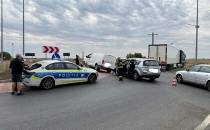 Accident rutier grav, cu patru maşini implicate, la Dudeştii Noi