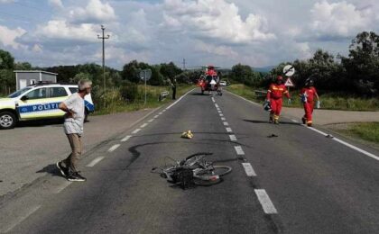 Biciclist rănit grav pe un drum din Banat. A intervenit elicopterul SMURD