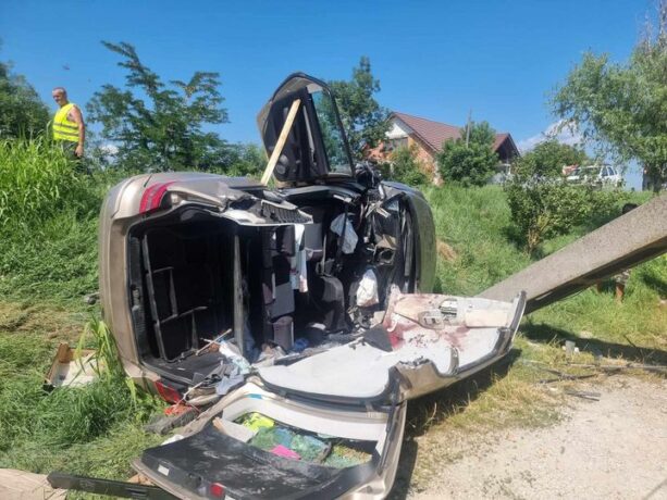 Accident grav pe drumul ce leagă Timișoara și Reșița. A intervenit elicopterul SMURD
