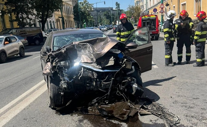Accident grav în zona centrală a Timișoarei. Foto 2 https://renasterea.ro/accident-grav-in-zona-centrala-a-timisoarei-foto/