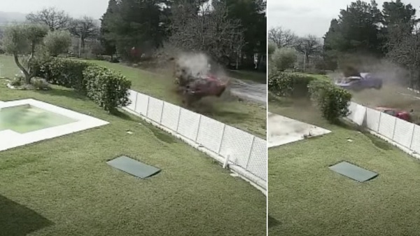 Momentul în care două mașini Ferrari se izbesc violent de gardul unei vile, la un interval de câteva secunde, în Italia 