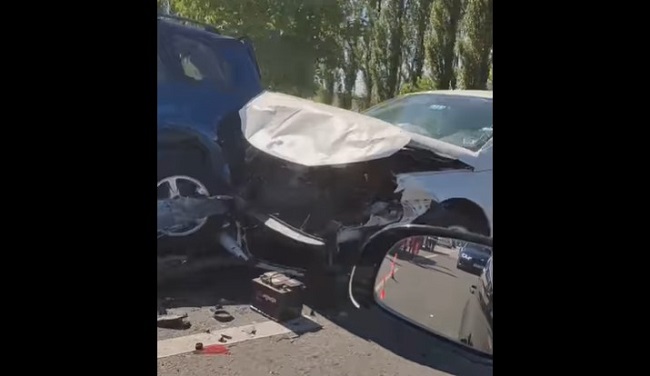 Accident în apropiere de Timișoara: doi tineri răniți