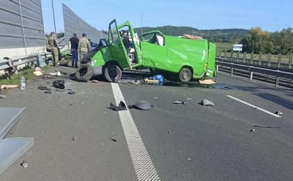 Tragedie pe autostrada A1. O persoană a murit iar alte trei au fost rănite în urma unui grav accident rutier