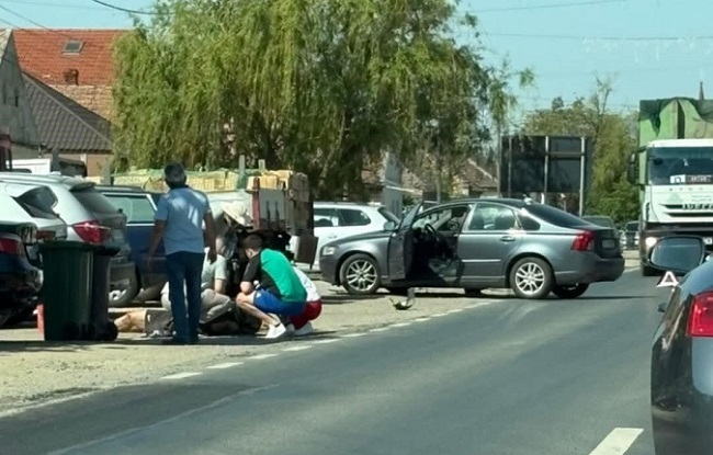 Accident în Timiș. Un motociclist a fost rănit