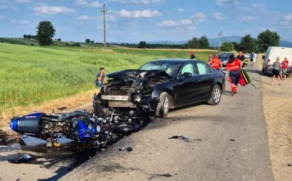 Motociclist mort pe un drum din Timiș, după impactul cu o mașină