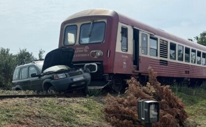 Un şofer în vârstă de 79 de ani a tăiat calea trenului la Peciu Nou