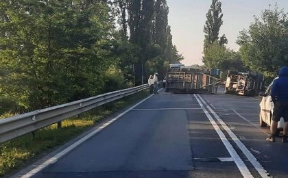 Accident în apropiere de Șag, drum blocat! Traficul este deviat prin Parța