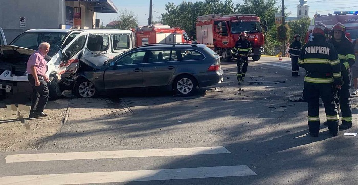 Accident grav în apropiere de Timișoara, cu mai multe victime. A fost solicitat elicopterul SMURD