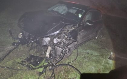 Un șofer a "zburat" cu mașina peste un sens giratoriu de lângă Timișoara