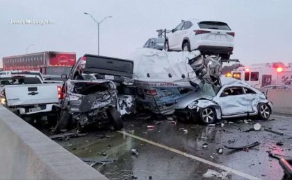 Peste 100 de maşini făcute praf, 6 morţi şi 65 de răniţi, după un carambol de proporții, pe o autostradă din Texas (video)