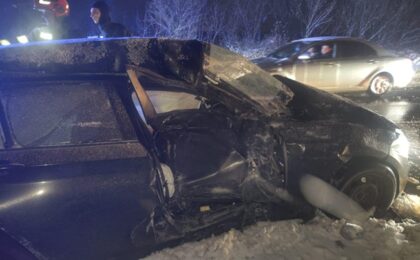 Accident grav lângă Timișoara. O tânără șoferiță s-a izbit cu mașina de un autobuz 13 Accident grav lângă Timișoara. O tânără șoferiță s-a izbit cu mașina de un autobuz