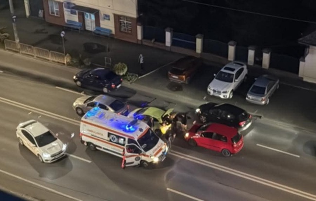 Un șofer băut bine a băgat în spital o șoferiță în vârstă de 19 ani, la Timișoara