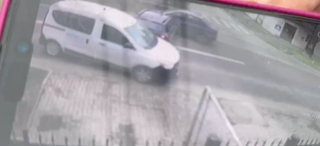 Accident grav în Timișoara. Două persoane au fost transportate la spital