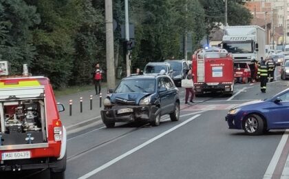 Trafic blocat în urma unui accident rutier care a avut loc în Timișoara 5 Trafic blocat în urma unui accident rutier care a avut loc în Timișoara