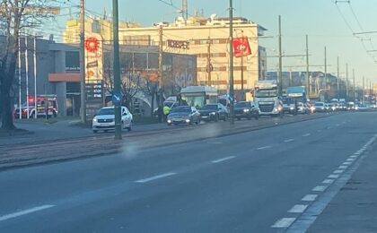 Accident grav în Timișoara. Două persoane, pasagere într-un troleibuz, au fost rănite