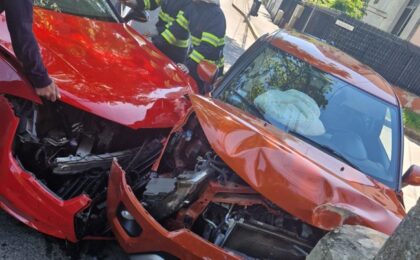Accident în Timişoara. Maşinile conduse de două femei, una de 35 şi cealaltă de 77 de ani, s-au ciocnit violent 12 Accident în Timişoara. Maşinile conduse de două femei, una de 35 şi cealaltă de 77 de ani, s-au ciocnit violent
