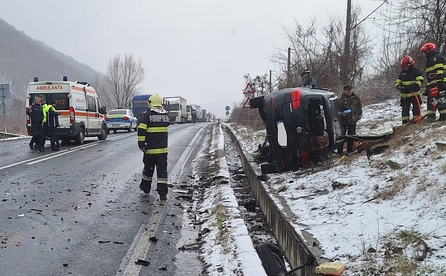 Accident extrem de grav pe DN 6. Trafic blocat, rute ocolitoare