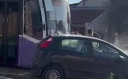 Un șofer a tăiat calea unui tramvai, la Timișoara