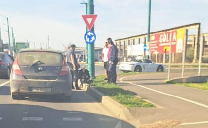 Tânăr pe o trotinetă electrică, accidentat grav în Timișoara
