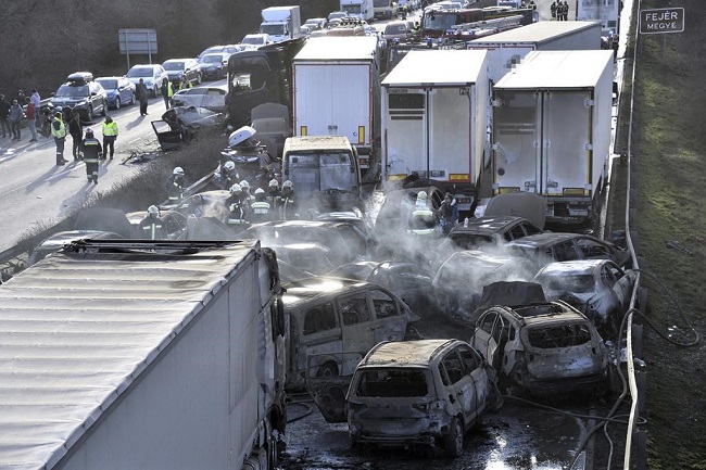Accidentul cu 42 de mașini produs pe autostradă în Ungaria a fost filmat (video)