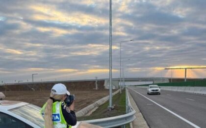Acţiune de amploare a poliţiei pe noul drum deschis recent circulaţiei lângă Timişoara 3 Acţiune de amploare a poliţiei pe noul drum deschis recent circulaţiei lângă Timişoara