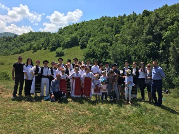 Satul timișean Albina, care își are matca „stupului” în județul Sibiu, împlinește 100 de ani