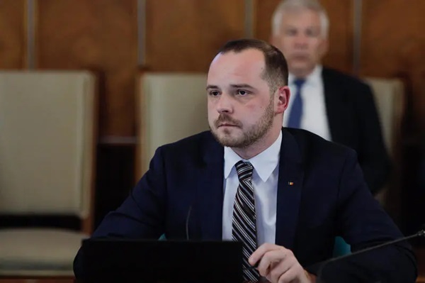 Ministrul Sănătății, Alexandru Rogobete, introduce un formular online pentru raportarea pacienților trimiși către cabinete private