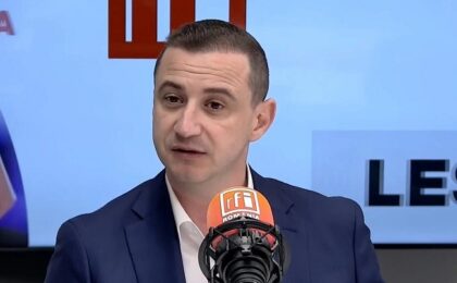 Alfred Simonis: "Dacă ne dorim o reformă substanţială, nu trebuie să înceapă cu creştere de taxe sau cu oprirea investiţiilor, ci cu cheltuielile nejustificate ale statului român"