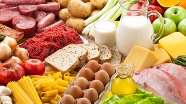 Guvernul extinde plafonarea adaosului comercial la alimente de bază până în martie 2026