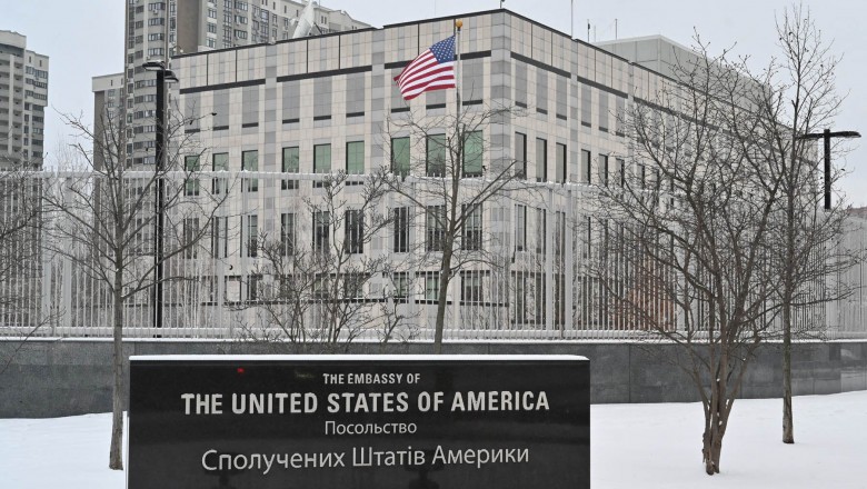 SUA și Marea Britanie au început retragerea personalului de la ambasadele din Ucraina