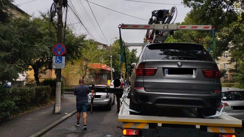 Nu le pasă de cei cu nevoi speciale! Sancțiuni de aproape 1 milion de lei aplicate de polițiștii locali în Timişoara. FOTO