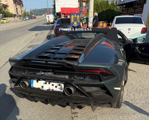 Andrew Tate, lăsat fără permis după ce a fost prins conducând cu 196 km/h în localitate