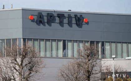 900 de salariaţi vor fi concediaţi după închiderea unei mari fabrici din județul Arad. Se caută soluţii în Timiș, Hunedoara și Bihor pentru reintegrarea rapidă pe piaţa muncii a persoanelor afectate