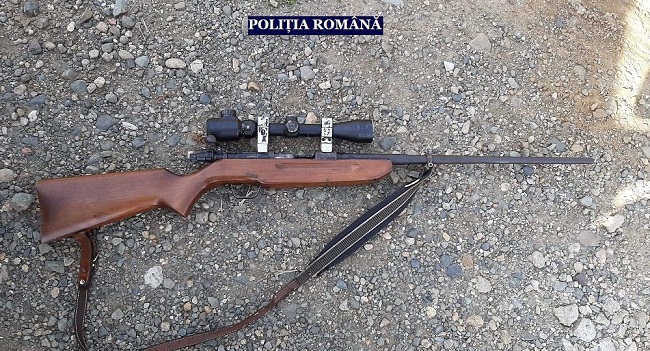 Control judiciar pentru doi bărbaţi prinşi la braconaj