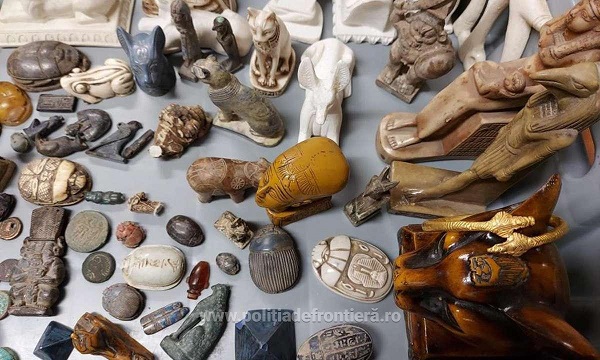 80 de artefacte arheologice, susceptibile de a face parte din patrimoniul cultural egiptean, descoperite de polițiștii de frontieră