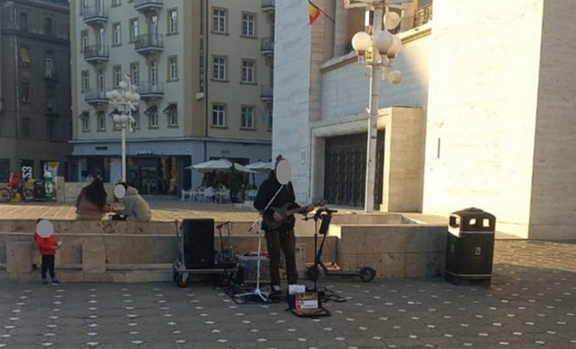 Spectacol cu.. amendă. Artist stradal sancționat pentru că a dat drumul prea tare la boxe în centrul Timișoarei