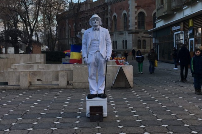 Primăria schimbă regulile în timpul jocului, pentru artiștii stradali din Timișoara