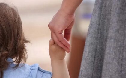 Se caută asistenţi maternali pentru micuţii din centrele de plasament, în Timiş