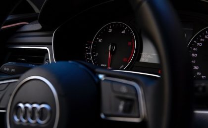 Audi cu numere false, oprit de polițiști în Timiș