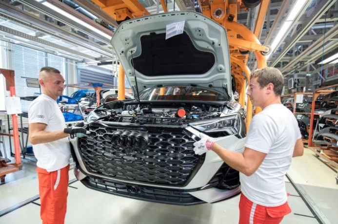 Audi construieşte o fabrică de motoare pentru maşini electrice în Ungaria. Guvernul susţine investiţia, ce va crea 500 de locuri de muncă