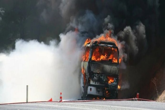 Tragedie în Bulgaria: Cel puțin 45 de morți în incendiul unui autobuz