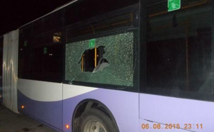 autobuz vandalizat