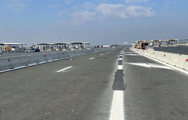 Cinci cetățeni străini fără drept de a călători în spațiul Schengen, găsiți într-o mașină pe A1
