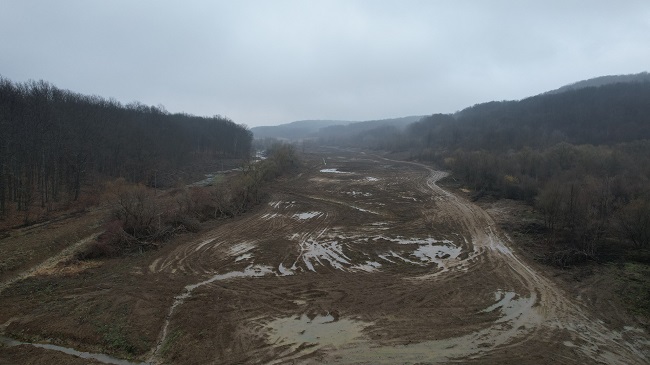 A început amenajarea accesului în șantierul din zona unde vor fi construite tunelurile de pe autostrada A1 Lugoj – Deva