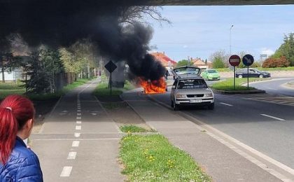Un autoturism a luat foc în mers, în vestul țării