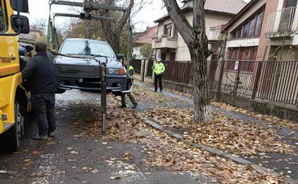 Peste 1.400 de autovehicule parcate în zone interzise au fost ridicate, în acest an, de polițiștii locali din Timișoara