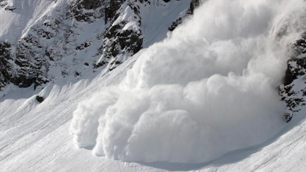 Avertisment pentru românii care merg la munte: Risc uriaș de avalanșe în mai multe zone