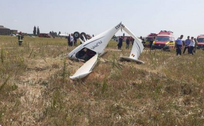 Un avion mic s-a prăbuşit în România. Sunt două victime